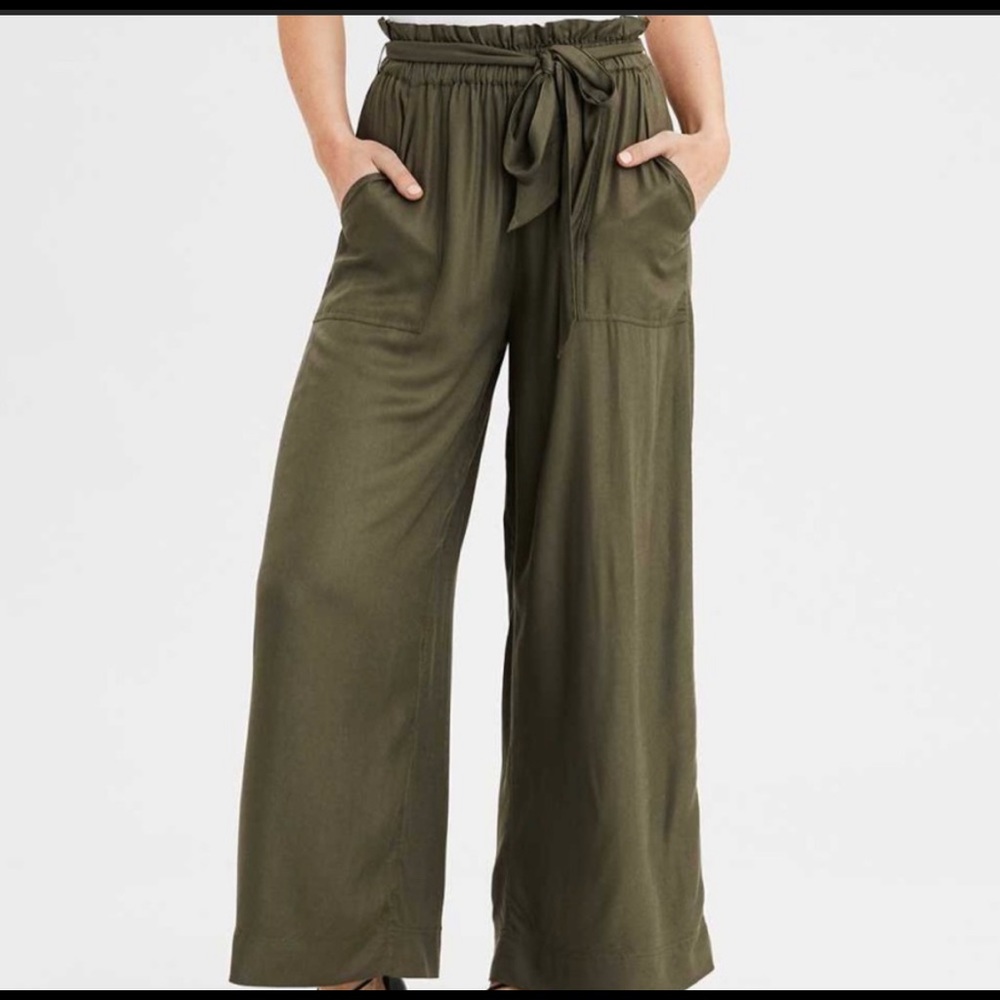 American Eagle Green flowy pants NWT